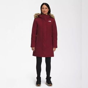 The North Face - Women's Arctic Hooded Faux-Fur-Trim Parka